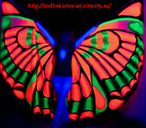 Вот так крылья светятся в неоне!